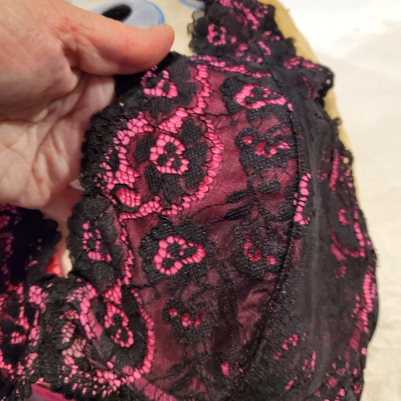 - La Senza halter style underwire padded bra-EUC - Picture 2 of 7
